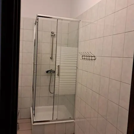 Feniks Pokoje Goscinne בית הארחה